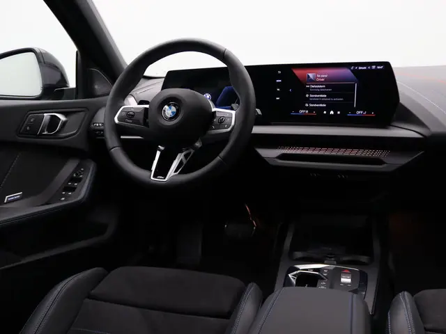 BMW 1 Serie 120 2025 Benzine 8