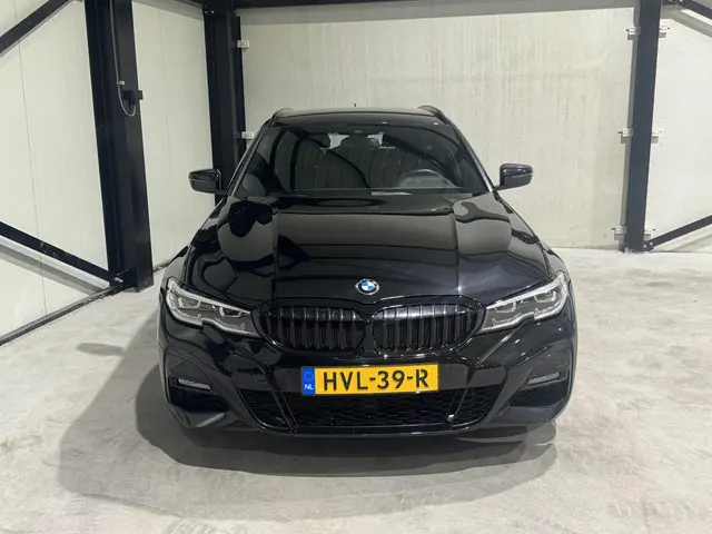 BMW 3 Serie Touring 330e M-Sport 2021 Hybride Benzine 29