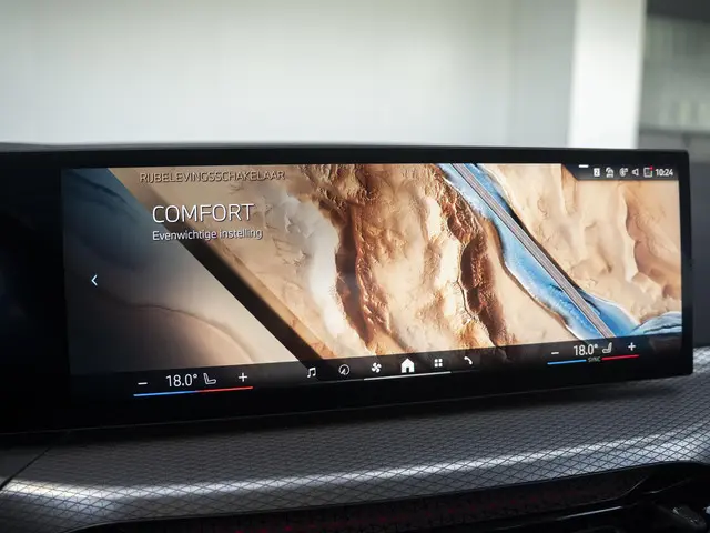 BMW 3 Serie Touring 320i 2025 Benzine 26