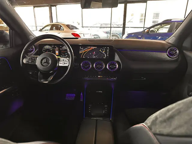 Mercedes-Benz GLA 250 e AMG Line 2023 Hybride Benzine 9