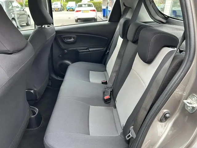 Toyota Yaris 1.5 VVT-i Executive 2019 Benzine 11