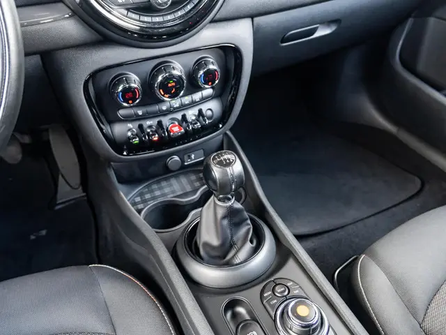 MINI Clubman Cooper 2018 Benzine 13