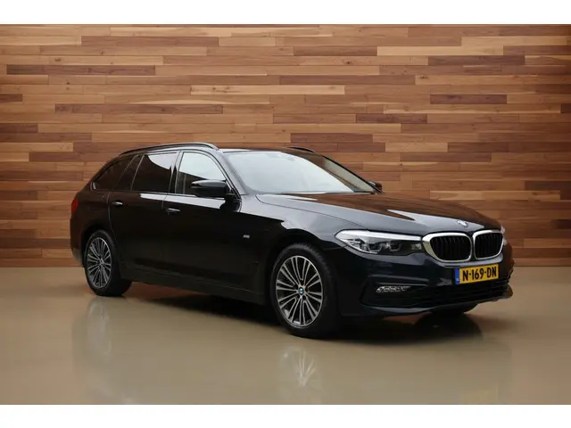 BMW 5 Serie Touring 520i Executive 2018 Benzine 7