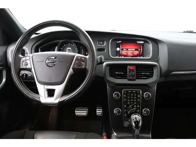 Volvo V40 1.5 T3 R-Design 2019 Benzine 13