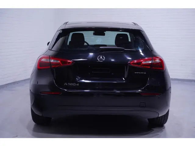 Mercedes-Benz A-Klasse 180d Design 2021 Diesel 8