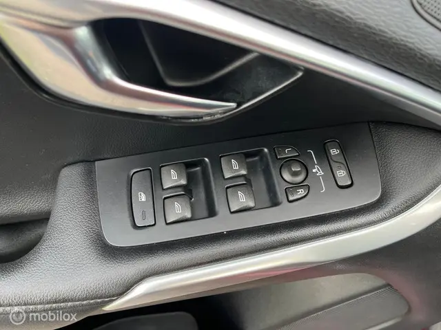 Volvo V40 1.6 T4 Summum 2014 Benzine 12