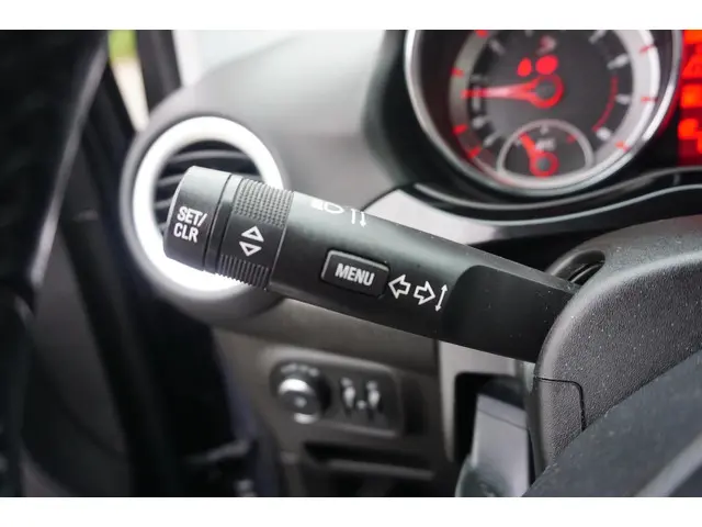Opel ADAM 1.4 Turbo Rocks S 2015 Benzine 20
