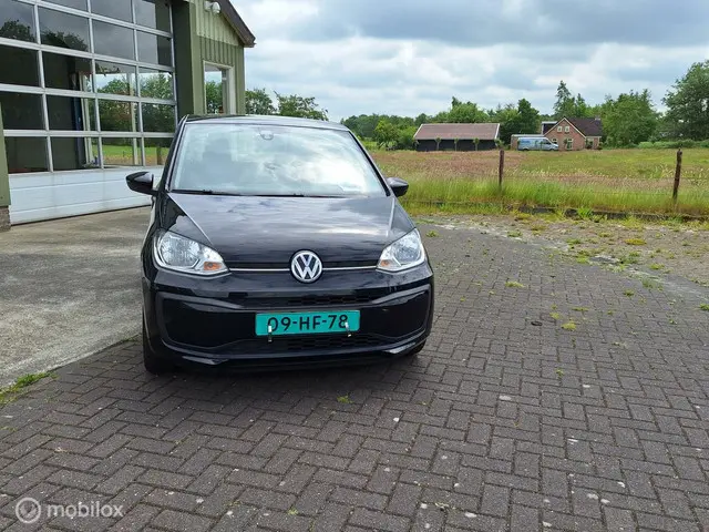 Volkswagen up! 1.0 BMT move up! 2019 Benzine 7