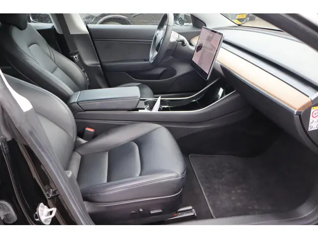 Tesla Model 3 Long Range RWD 75 kWh 2019 Elektrisch 11