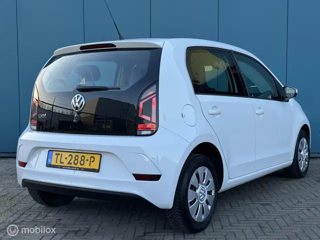Volkswagen up! 3