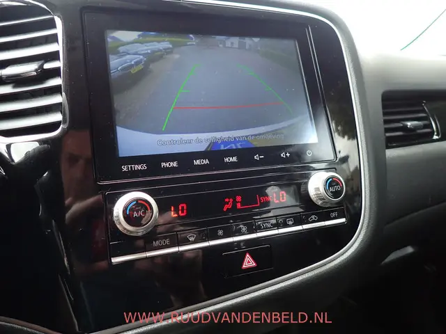 Mitsubishi Outlander 2.4 PHEV Pure 2020 Hybride Benzine 13