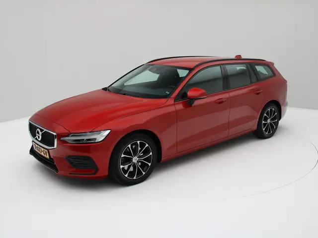 Volvo V60 2.0 B3 Momentum Advantage 2021 Hybride Benzine