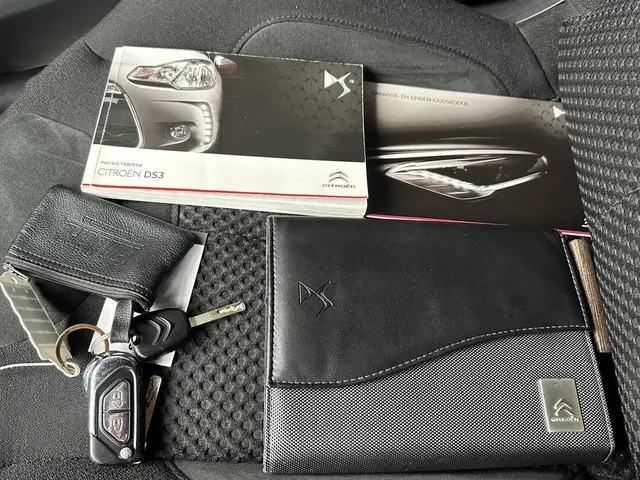 Citroën DS3 Cabrio 1.2 VTi Chic 2013 Benzine 17