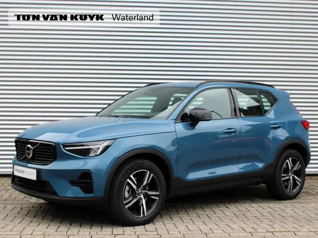 Volvo XC40 2.0 B4 Plus Dark 2025 Benzine