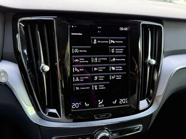 Volvo V60 2.0 B4 Business Pro 2021 Benzine 25