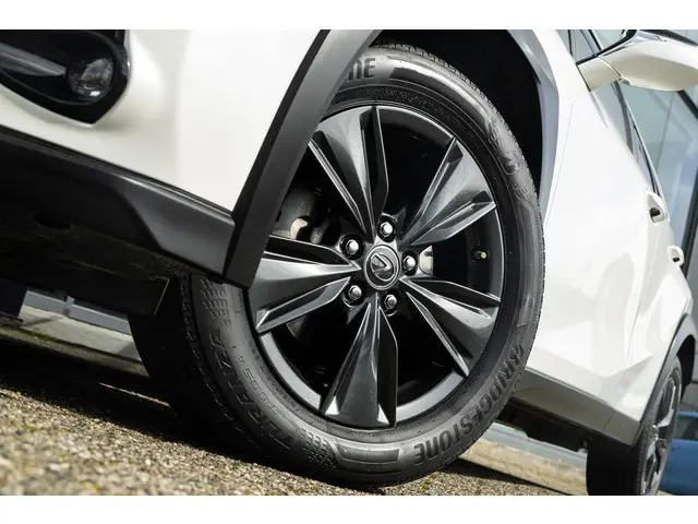 Lexus UX 250h Business Line 2022 Hybride Benzine 22