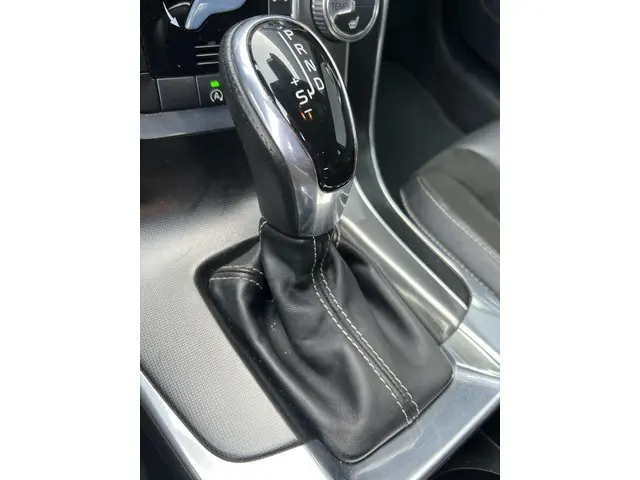 Volvo V60 1.5 T3 R-Design 2016 Benzine 14