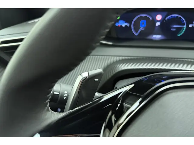 Peugeot 2008 1.2 Hybrid Allure 2025 Hybride Benzine 27