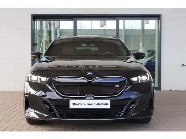 BMW i5 3