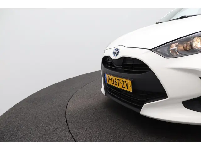 Toyota Yaris 1.5 Hybrid Active 2022 Hybride Benzine 30