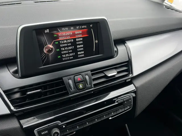 BMW 2 Serie Active Tourer 218i Executive 2015 Benzine 8