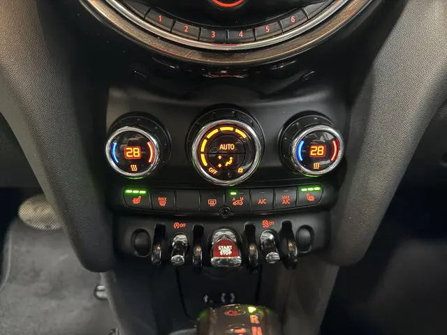 MINI One Mini 1.2 Business 2015 Benzine 10