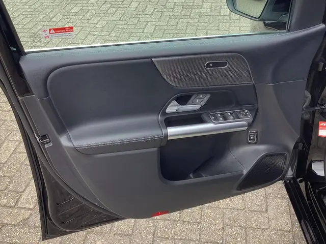Mercedes-Benz B-Klasse 180 Premium 2020 Benzine 24