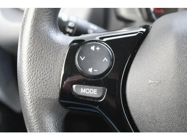 Peugeot 108 1.0 e-VTi Active//Camera//Carplay!! 2021 Benzine 9