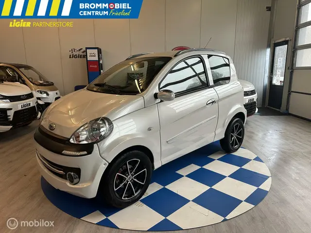Microcar M.go Brommobiel SXI DCI 2012 Diesel