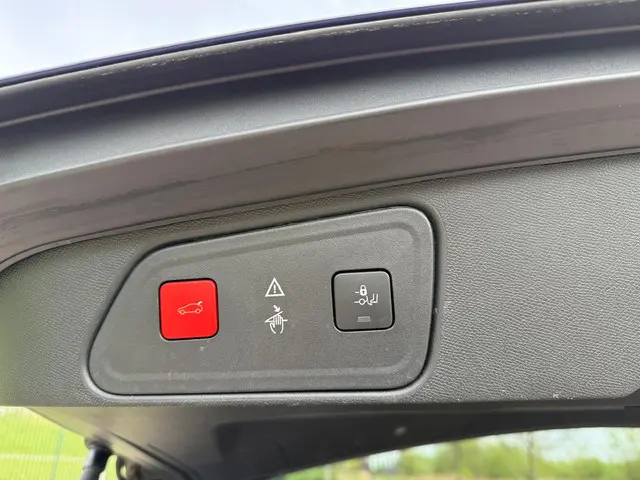 Peugeot 3008 1.2 PureTech Allure 2018 Benzine 6