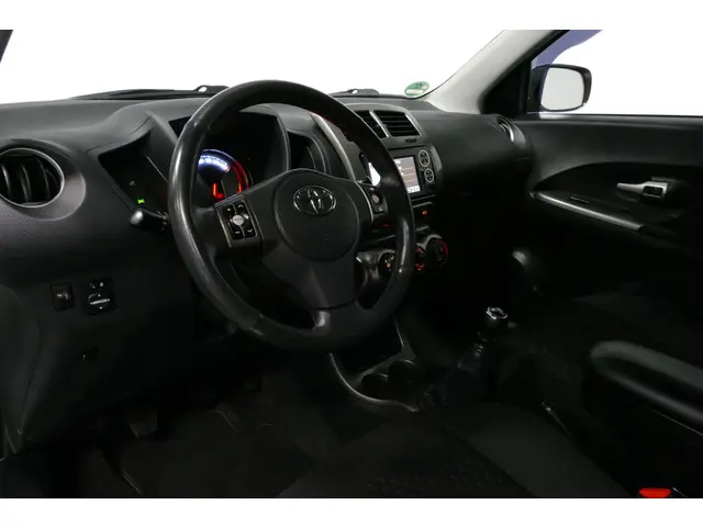 Toyota Urban Cruiser 1.3 VVT-i Comfort 2012 Benzine 6