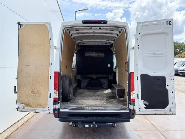Iveco Daily 35S14 2.3 2019 Diesel 11