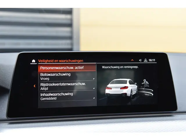 BMW 5 Serie 520i High Executive 2020 Benzine 25