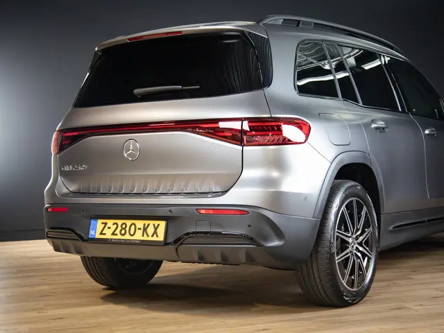 Mercedes-Benz EQB 250+ AMG Line 2024 Elektrisch 14