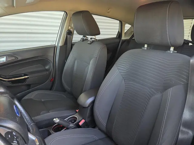 Ford Fiesta 1.0 Titanium 2013 Benzine 6