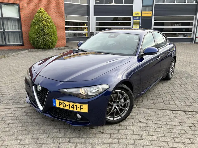 Alfa Romeo Giulia 2.0T Super 2017 Benzine 2