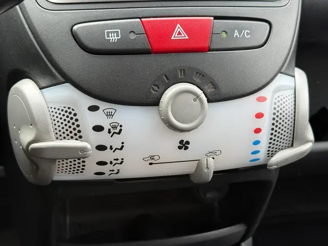 Toyota Aygo 1.0 VVT-i Access 2012 Benzine 15