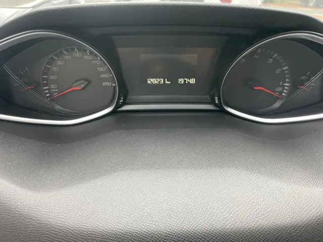 Peugeot 308 1.2 VTi Blue Lease 2014 Benzine 12
