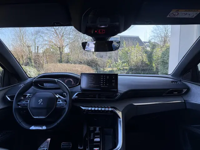 Peugeot 5008 1.2T 130pk Automaat GT 2024 Benzine 17