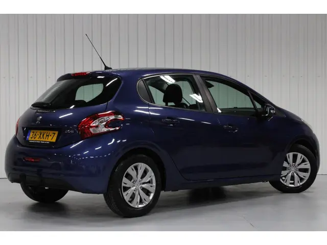 Peugeot 208 1.4 VTi Envy 2012 Benzine 6
