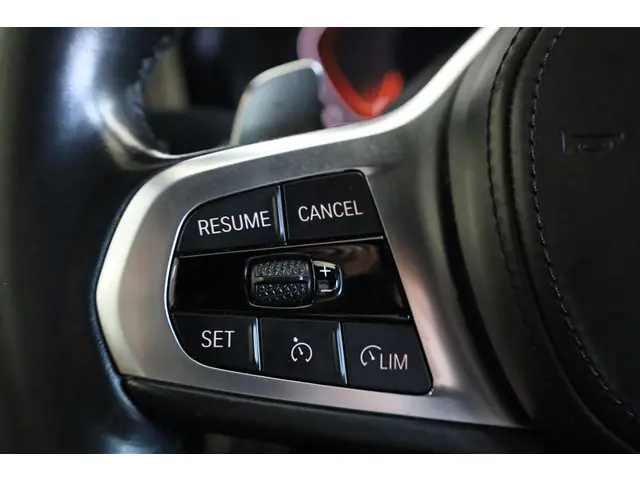 BMW 3 Serie Sedan 320i 2019 Benzine 22