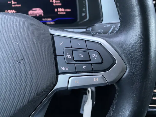 Volkswagen T-Roc 1.5 TSI Life Business 2022 Benzine 19