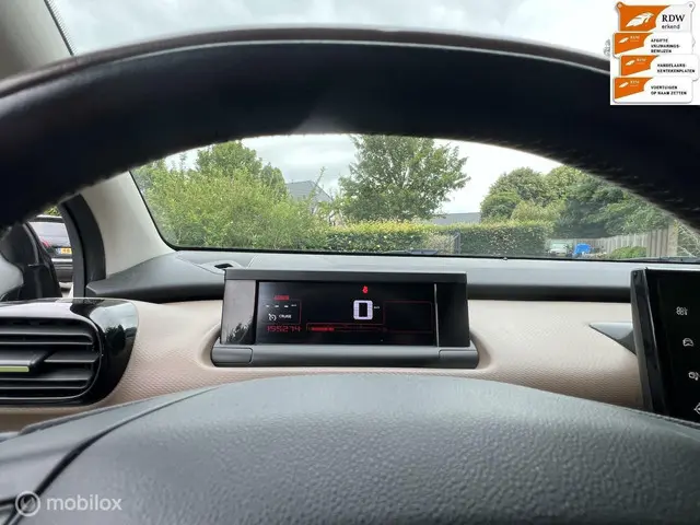 Citroën C4 Cactus 1.2 PureTech Shine 2015 Benzine 16
