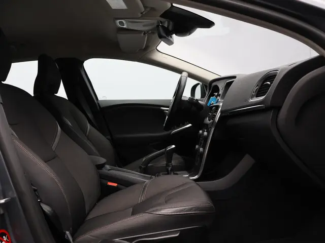 Volvo V40 Cross Country 2.0 T3 Nordic+ 2017 Benzine 9