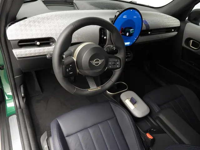 MINI 5-Deurs Cooper C 2024 Benzine 6