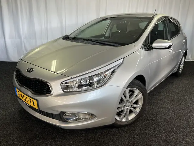 Kia cee'd 1.4 CVVT DynamicLine 2015 Benzine