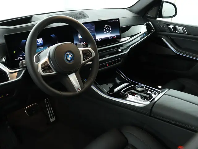BMW X5 xDrive50e 2025 Hybride Benzine 77