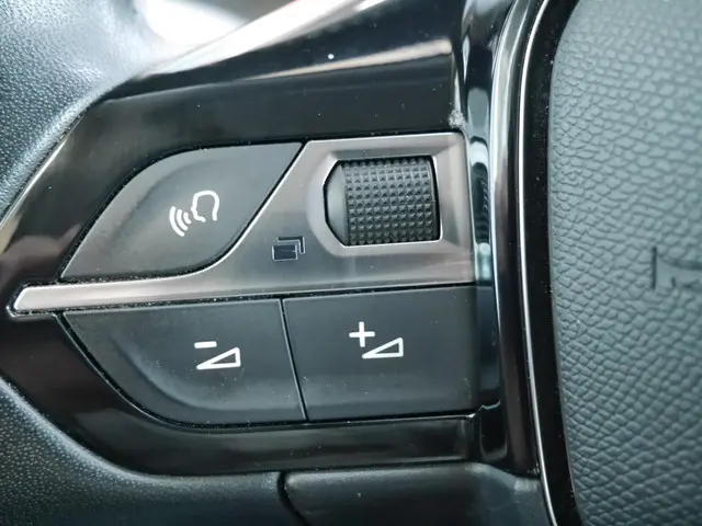 Peugeot e-2008 EV Allure 50 kWh 2020 Elektrisch 25
