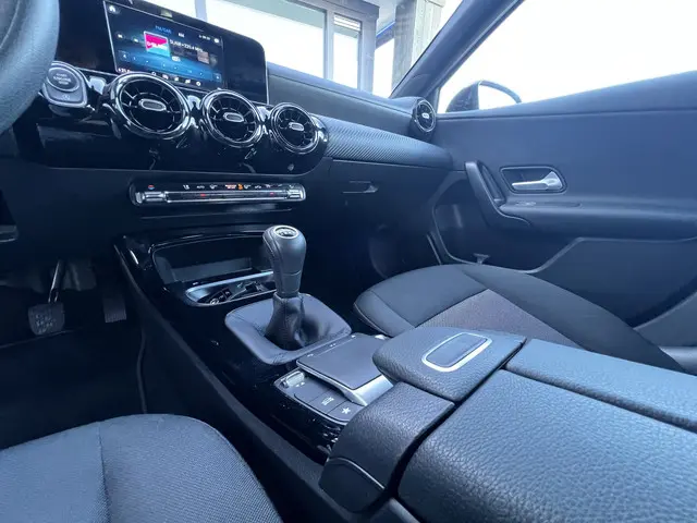 Mercedes-Benz A-Klasse 180 2021 Benzine 21