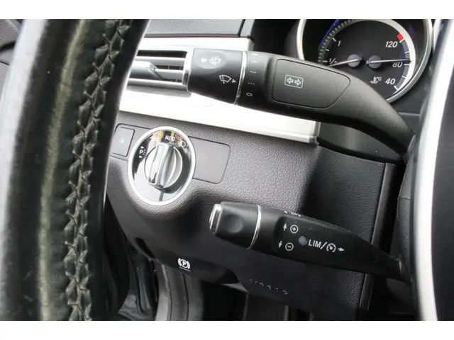 Mercedes-Benz E-Klasse 200 Edition AMG 2015 Benzine 21